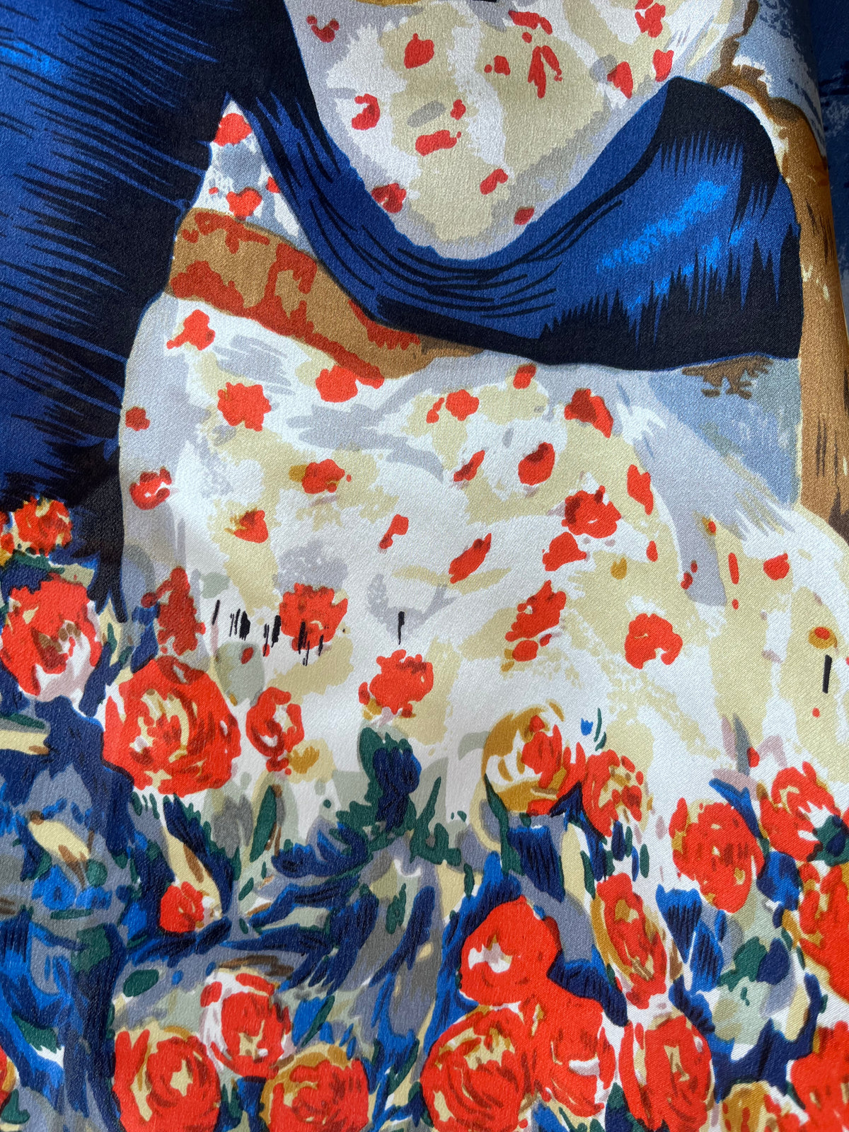 Silk scarf for women 90x90 cm with Renoir painting inspired print, elegant luxury silk square scarf in blue and red floral design, premium silk accessory for neck, hair or handbag, perfect gift idea, Šilkinė skarelė moterims 90x90 cm su Renoir paveikslo motyvu, elegantiška prabangi šilko skarelė kvadrato formos, mėlynos ir raudonos spalvos gėlėtas dizainas, stilingas aksesuaras kaklui, plaukams ar rankinei, puiki dovanos idėja.
