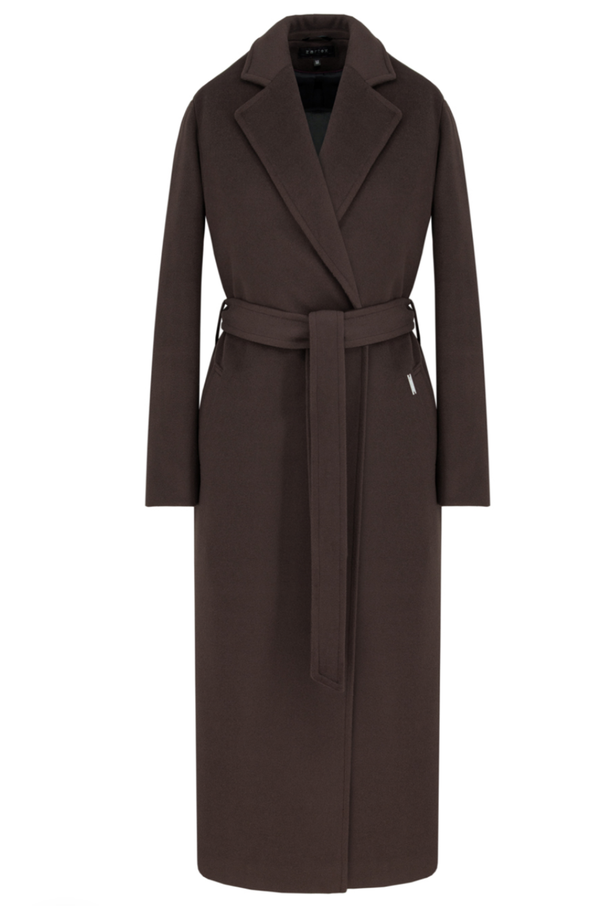 Brown wool coat Dakota for women – long elegant winter coat with wide lapels, belt at the waist, side pockets and dropped shoulders. Insulated and lined, warm and timeless. Model is wearing XS size. Rudas vilnonis paltas Dakota – ilgas, klasikinio silueto paltas su diržu, kišenėmis ir nuleistais pečiais.