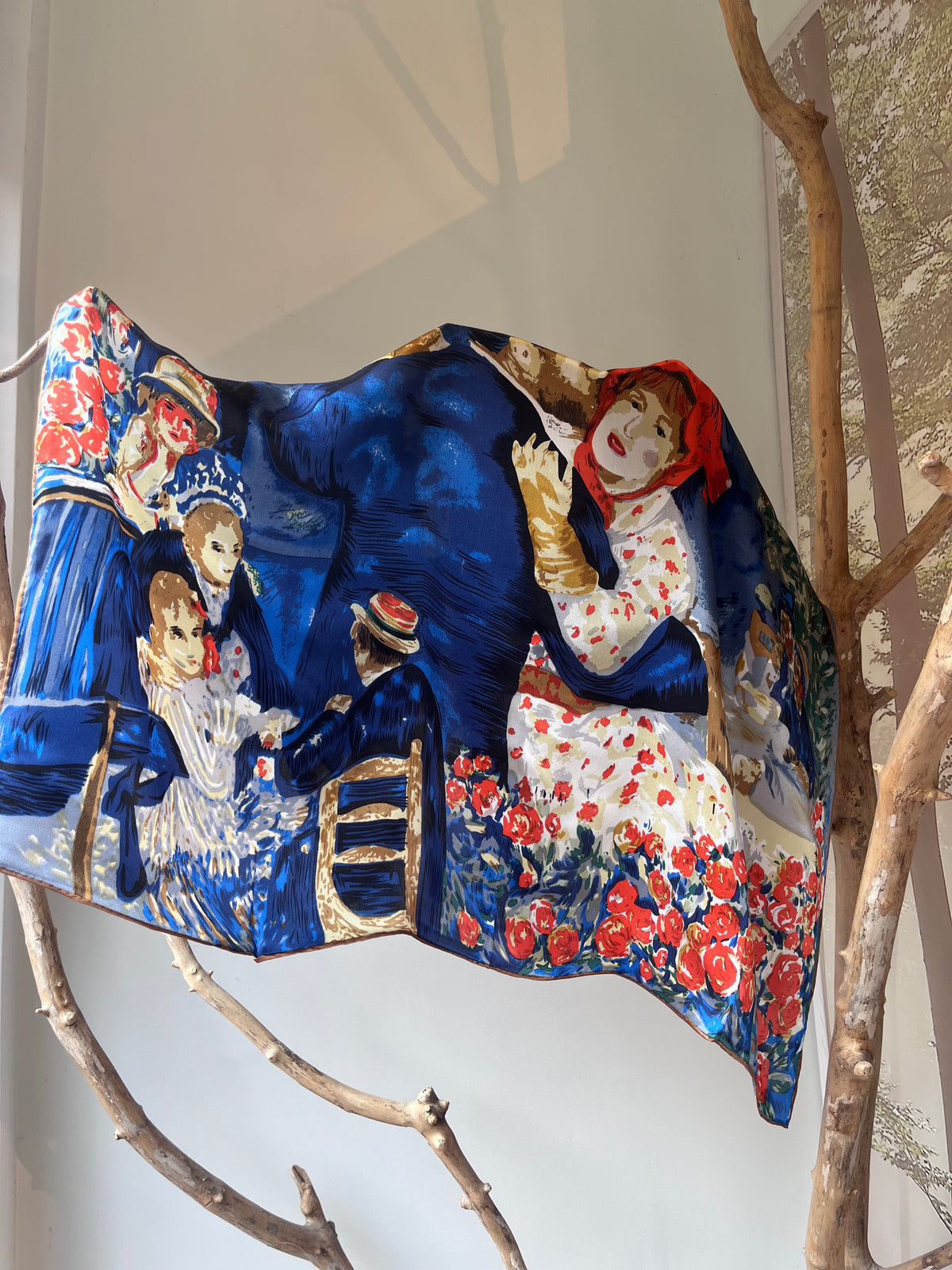 Silk scarf for women 90x90 cm with Renoir painting inspired print, elegant luxury silk square scarf in blue and red floral design, premium silk accessory for neck, hair or handbag, perfect gift idea, Šilkinė skarelė moterims 90x90 cm su Renoir paveikslo motyvu, elegantiška prabangi šilko skarelė kvadrato formos, mėlynos ir raudonos spalvos gėlėtas dizainas, stilingas aksesuaras kaklui, plaukams ar rankinei, puiki dovanos idėja.