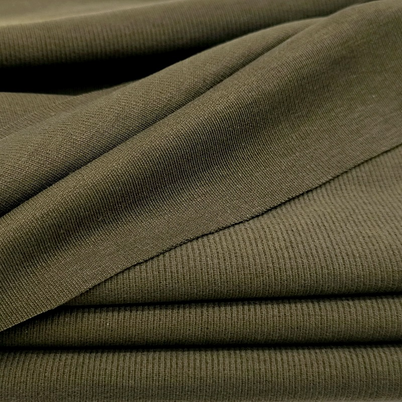 Bordo moteriškas kostiumėlis su plačiomis kelnėmis ir kišenėmis