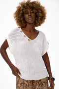 White knitted women’s blouse with V neck and decorative buttons, lightweight summer top, breathable cotton blend, loose fit elegant casual outfit / Balta megzta moteriška palaidinė su V formos iškirpte ir dekoratyvinėmis sagomis, lengva vasarinė, patogi ir stilinga
