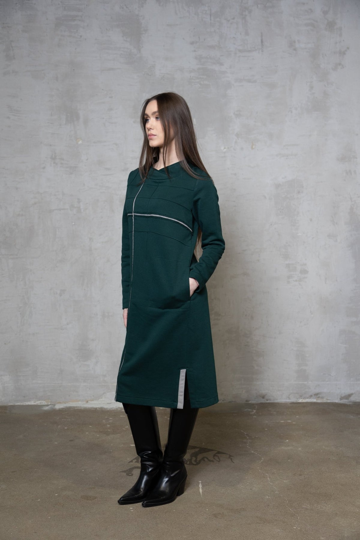 Tamsiai žalia suknelė, Patogi suknelė, Šilta suknelė, Rankų darbo drabužis, Žieminis rūbas, Elegantiškas rūbas, Kasdienis rūbas – išskirtiniai drabužiai iš jakas.net